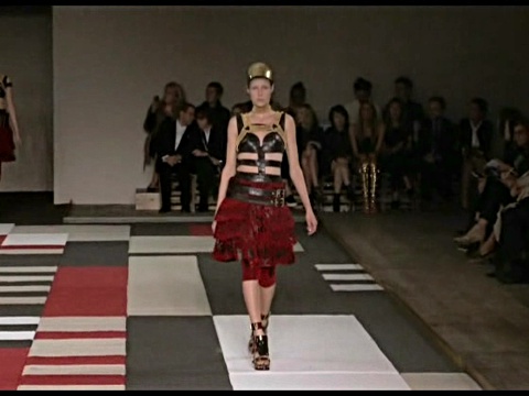 2014春夏巴黎时装周女装--Alexander McQueen